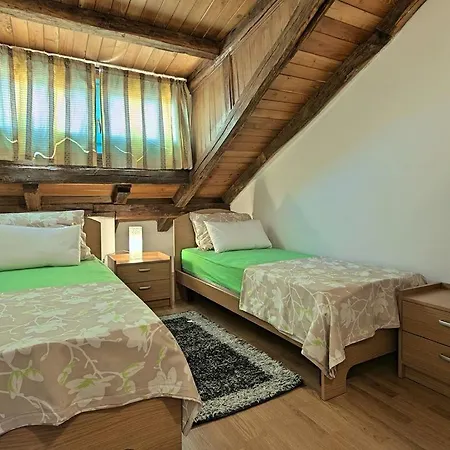 Paradise Porec Gedici